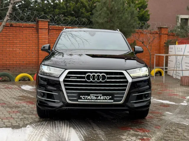 Audi Q7 - фото 4