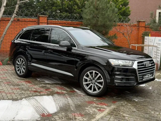 Audi Q7 - фото 2