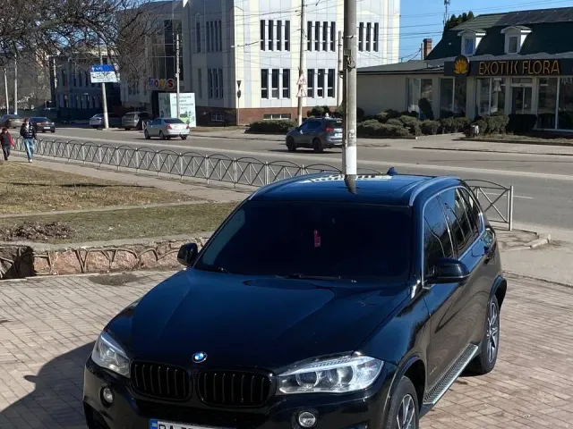 BMW X5 - фото 1
