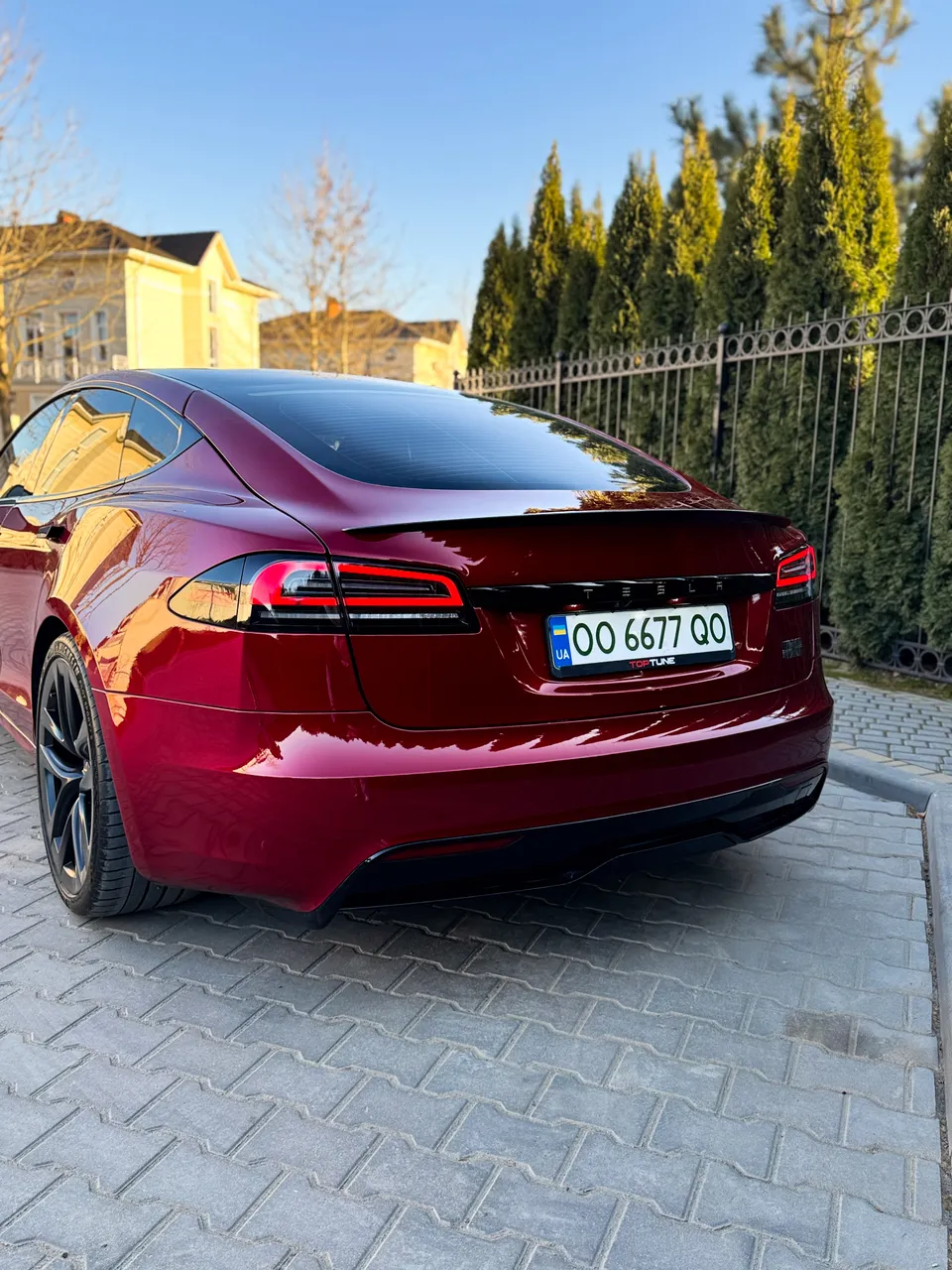 Tesla Model S - фото 12