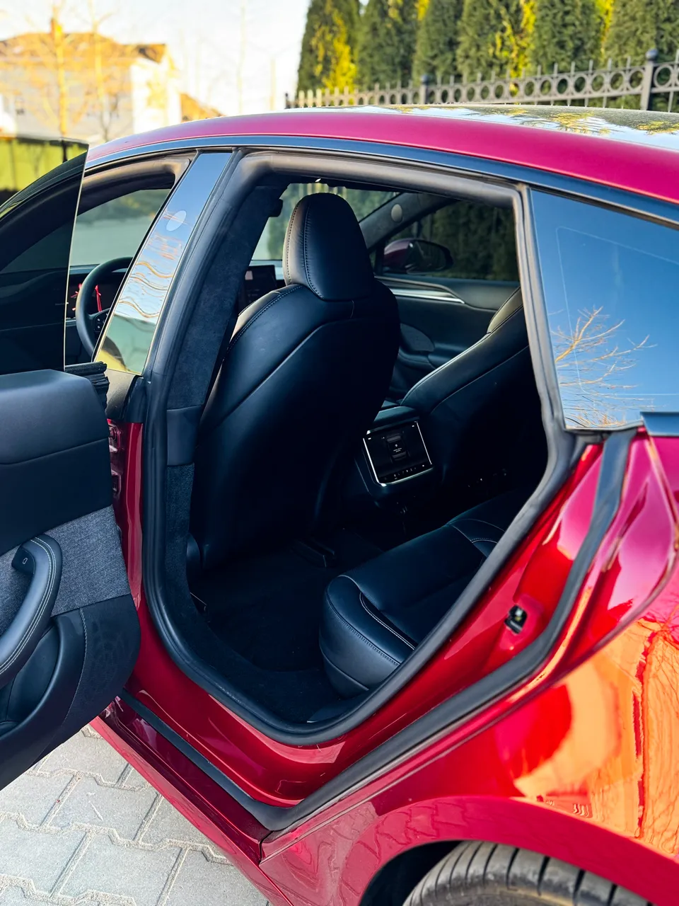 Tesla Model S - фото 21