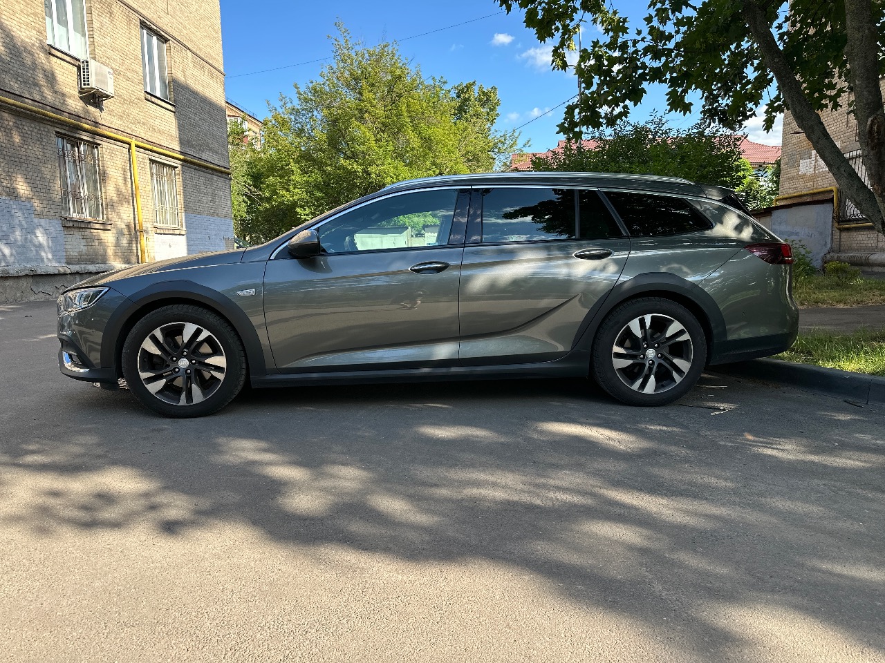 Opel Insignia - фото 2