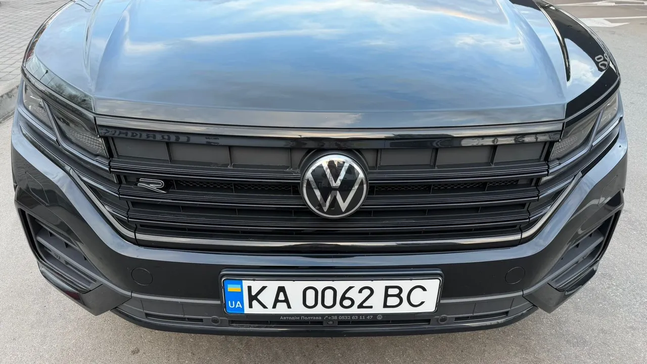 Volkswagen Touareg - фото 4