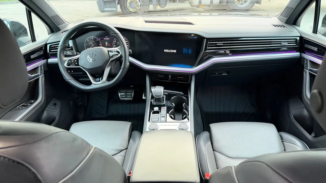 Volkswagen Touareg - фото 7