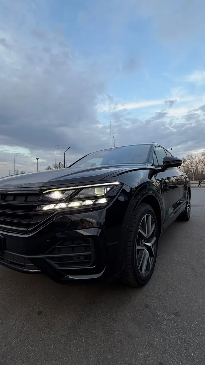 Volkswagen Touareg - фото 2