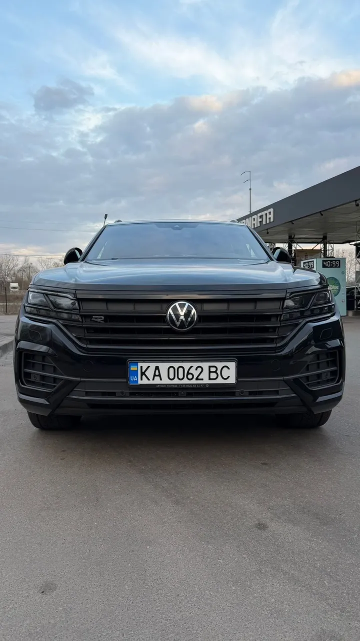 Volkswagen Touareg - фото 1