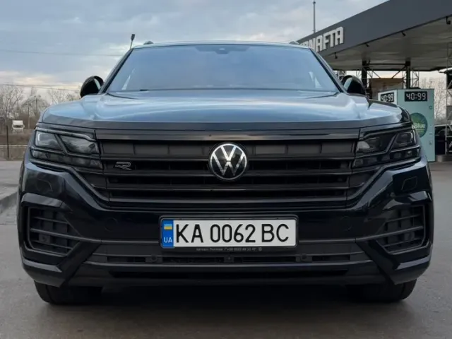 Volkswagen Touareg - фото 1