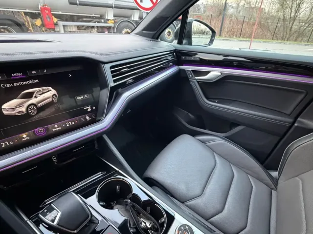 Volkswagen Touareg - фото 5