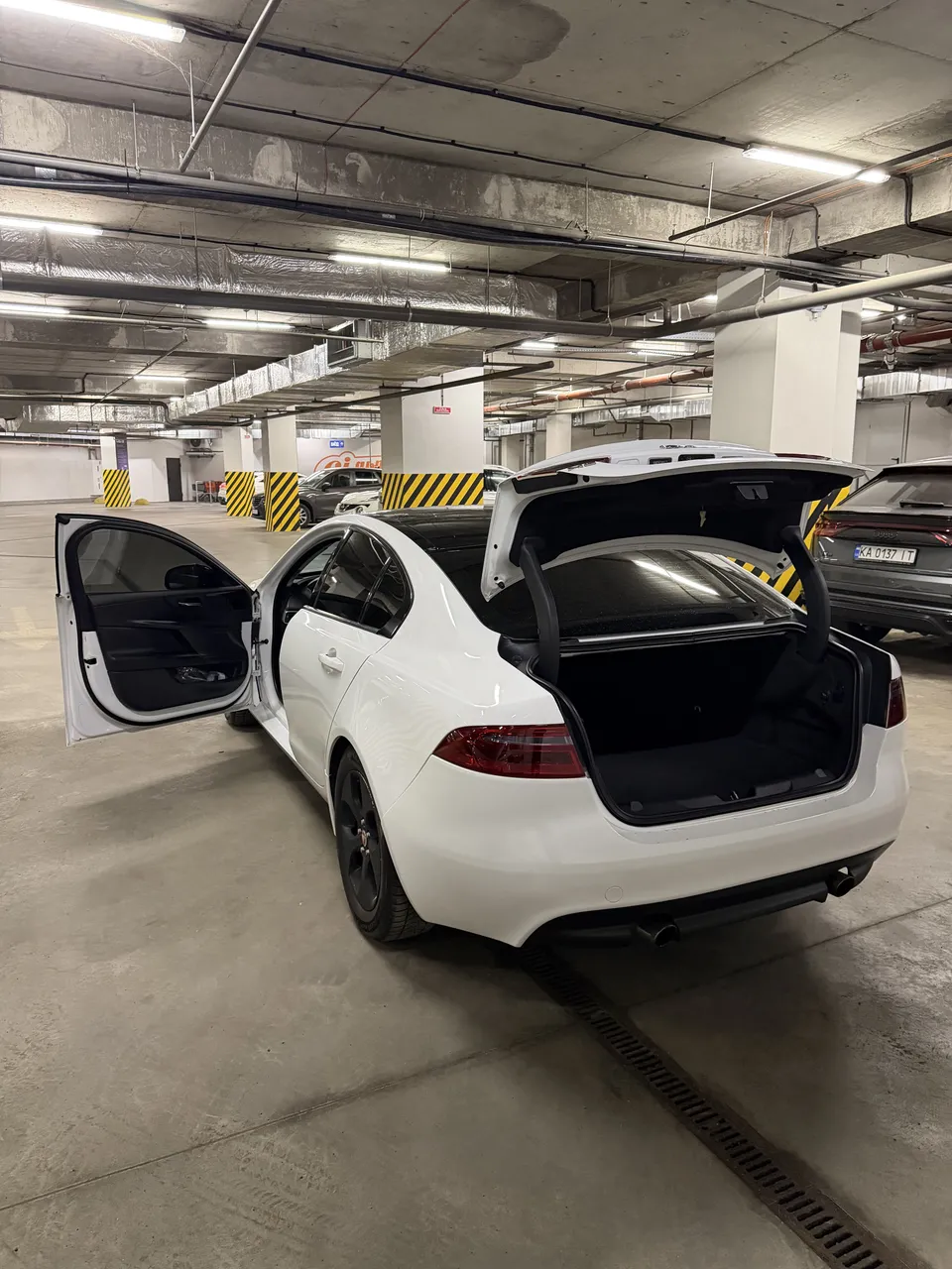 Jaguar XE - фото 22