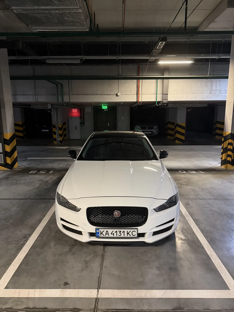 Jaguar XE - фото 14
