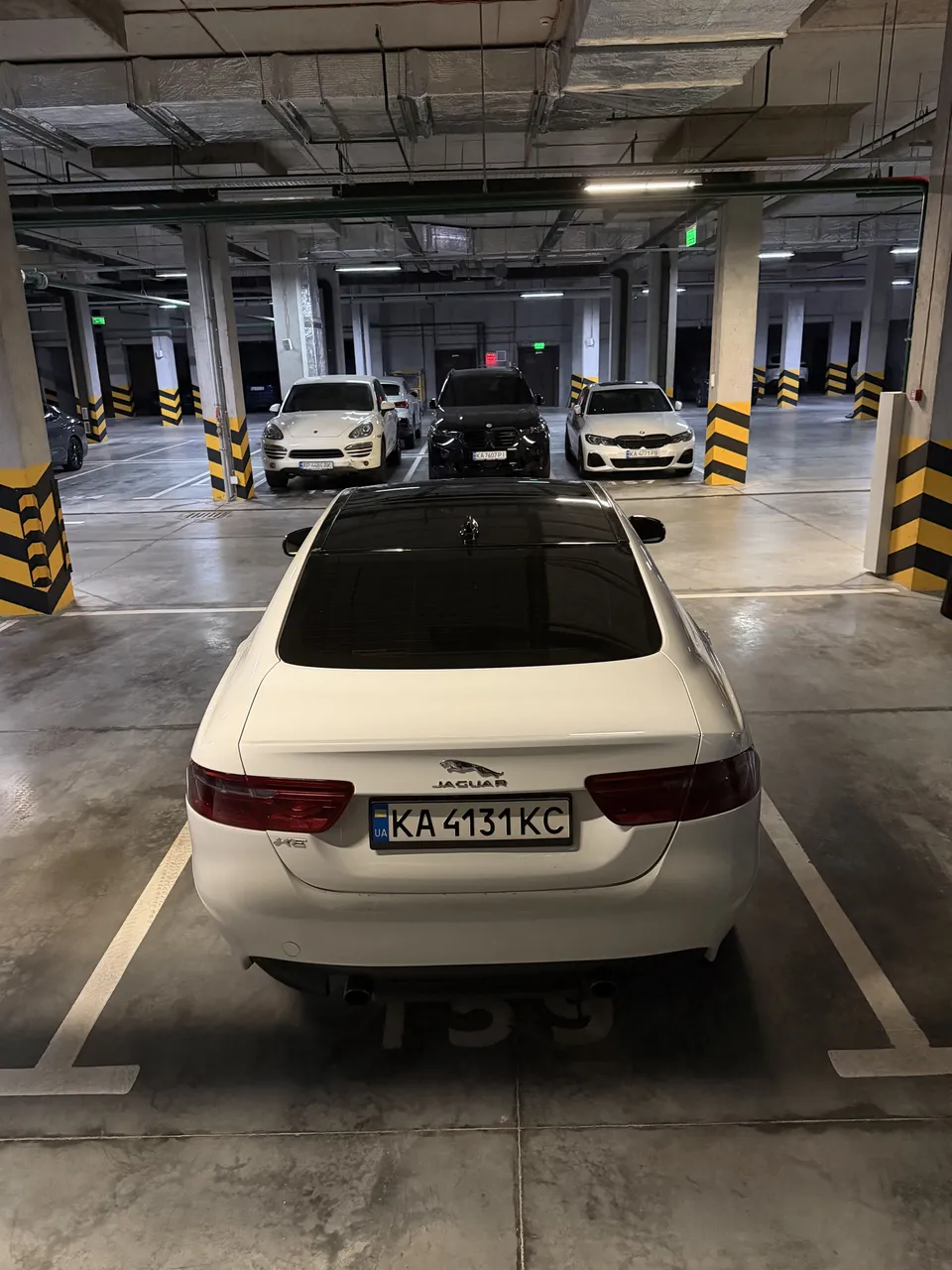 Jaguar XE - фото 17