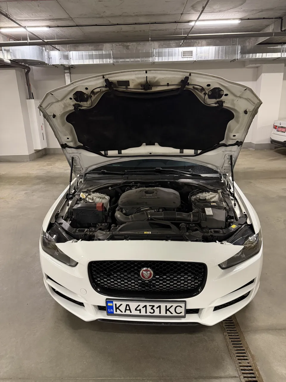 Jaguar XE - фото 33