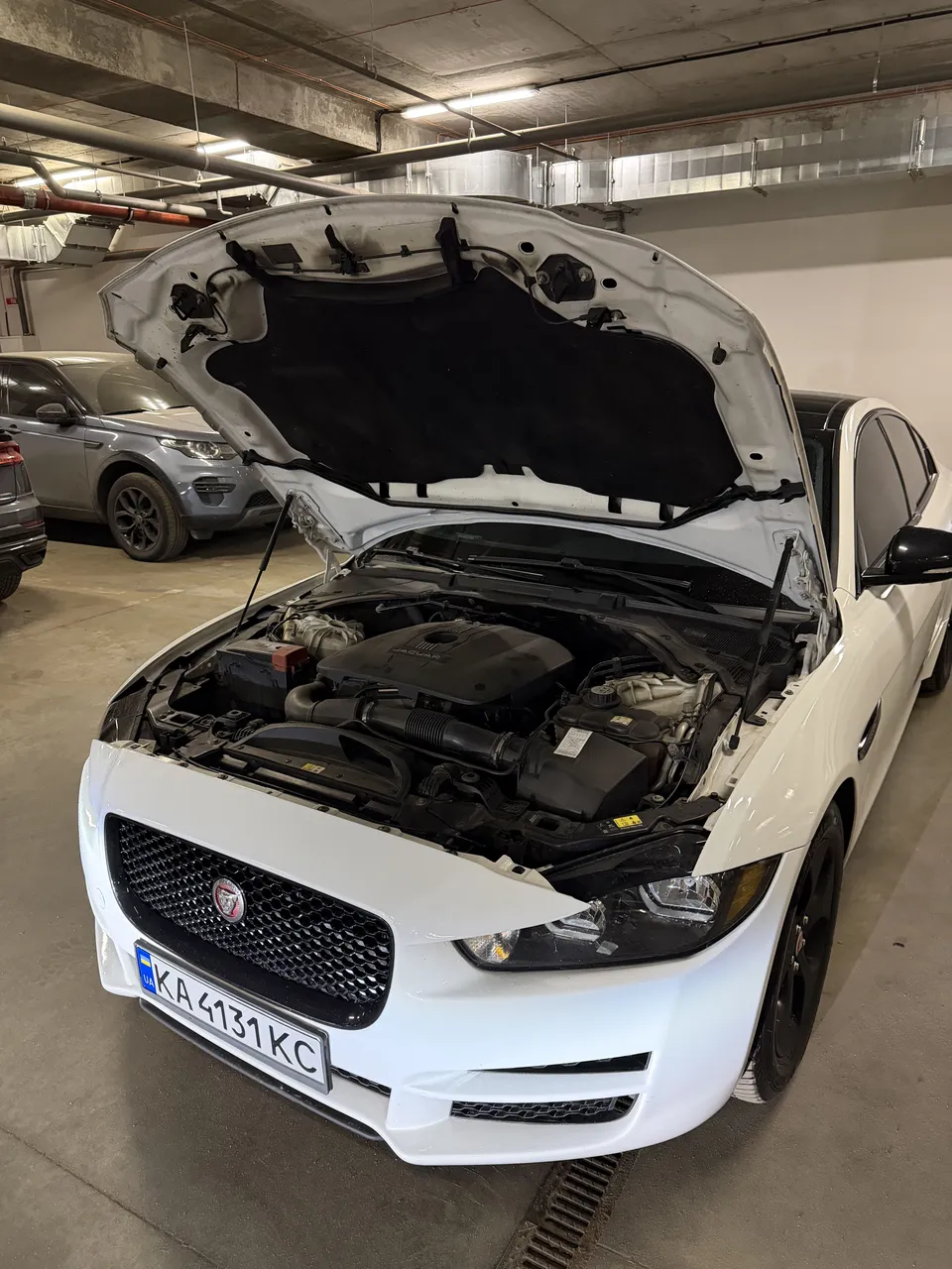 Jaguar XE - фото 35