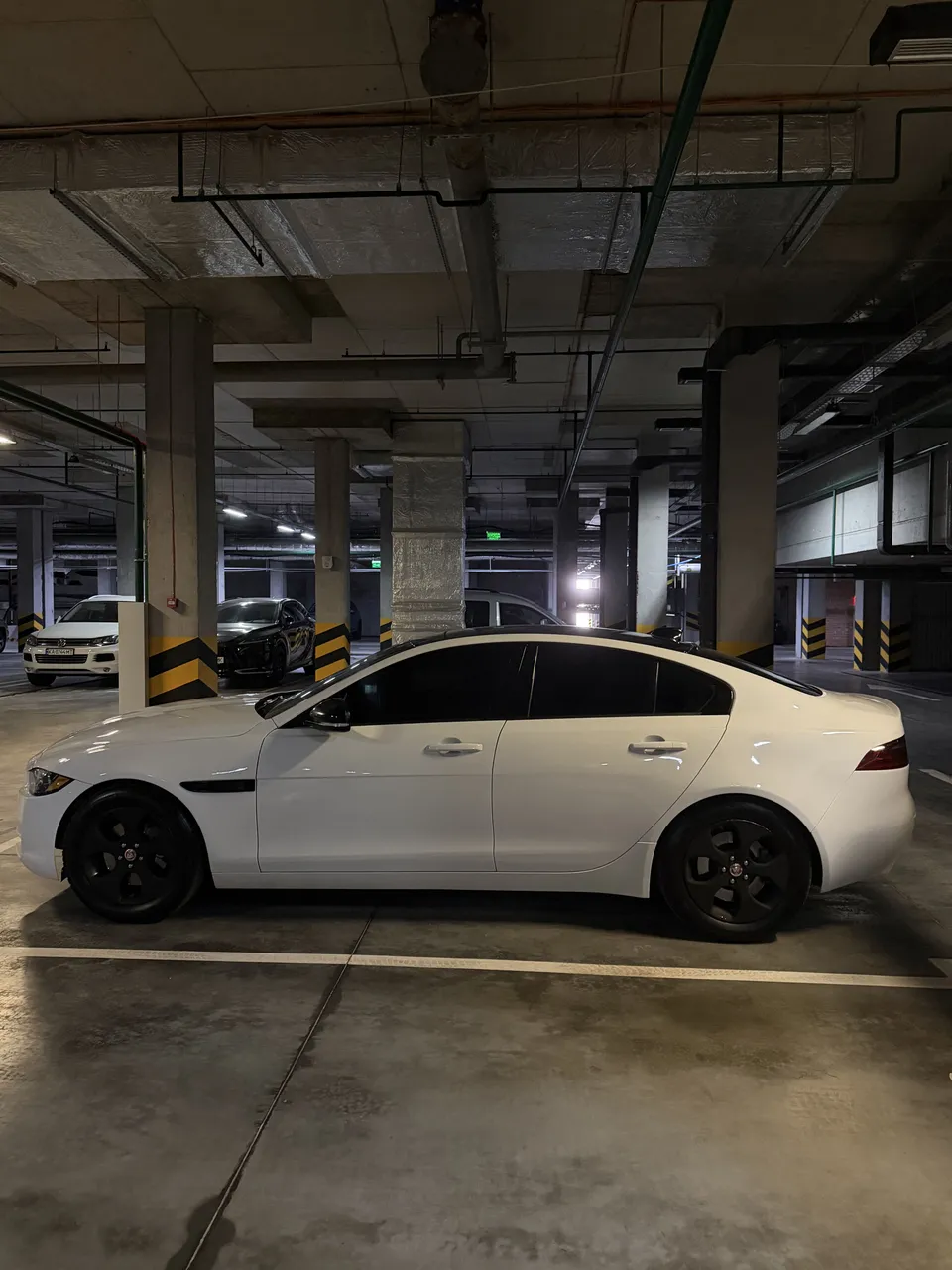 Jaguar XE - фото 8