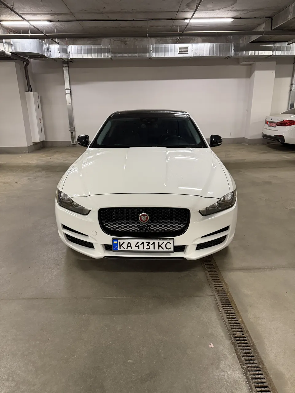 Jaguar XE - фото 40
