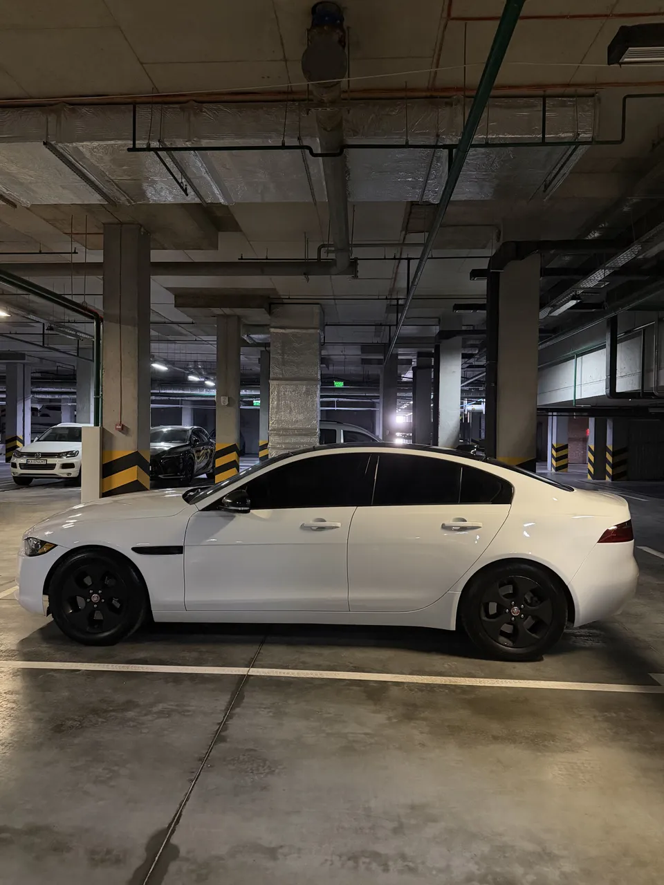 Jaguar XE - фото 2