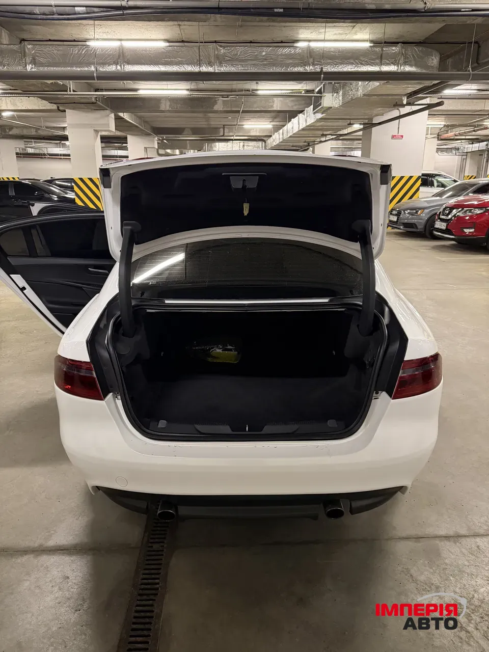 Jaguar XE - фото 24