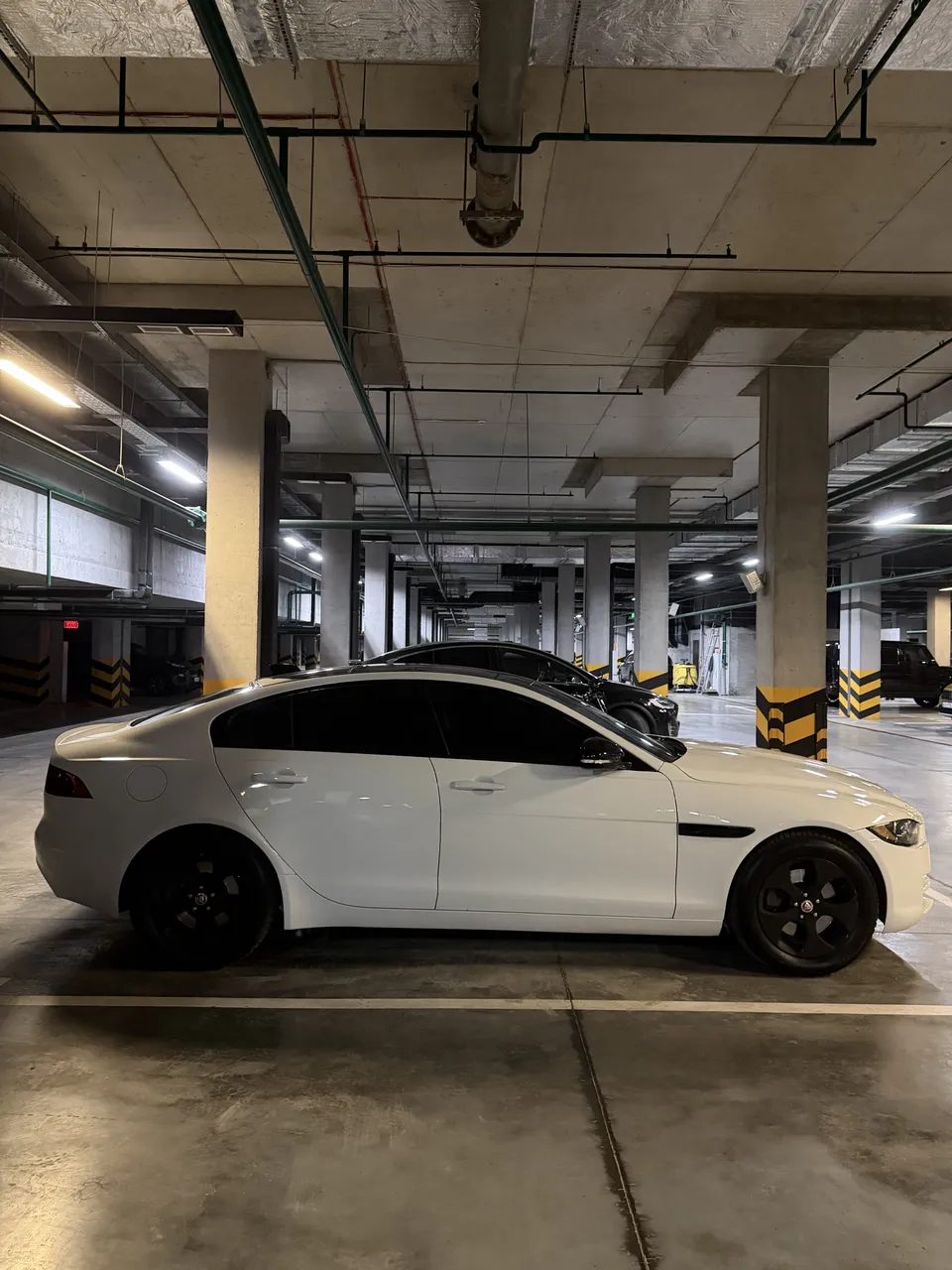 Jaguar XE - фото 12