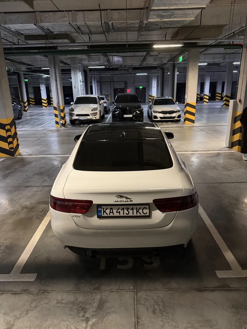 Jaguar XE - фото 15