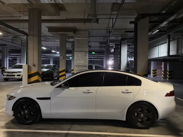 Jaguar XE - фото 2