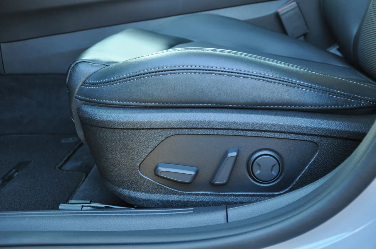 Kia K5 - фото 24