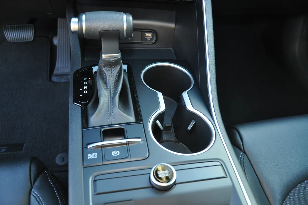 Kia K5 - фото 22