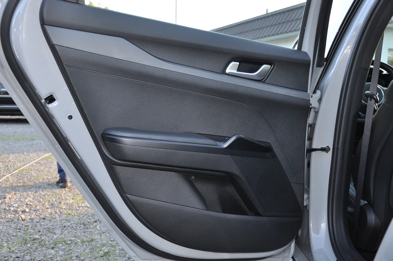 Kia K5 - фото 30