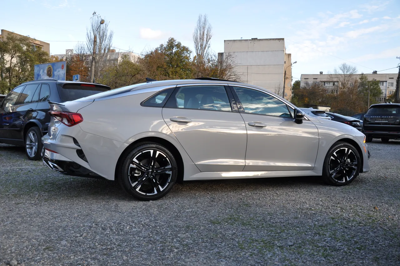 Kia K5 - фото 3