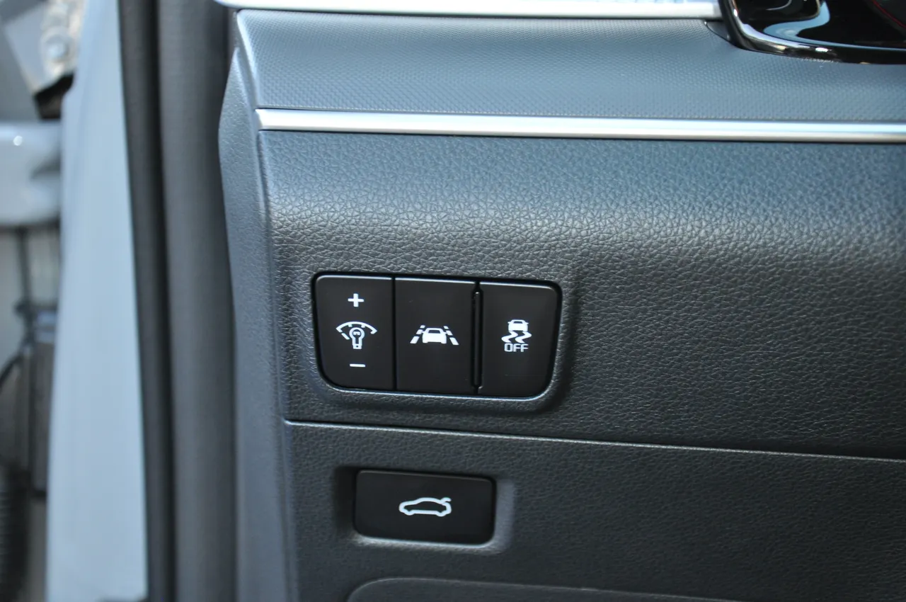 Kia K5 - фото 18