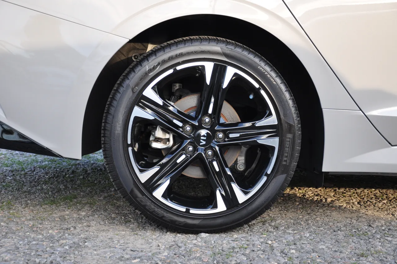 Kia K5 - фото 10