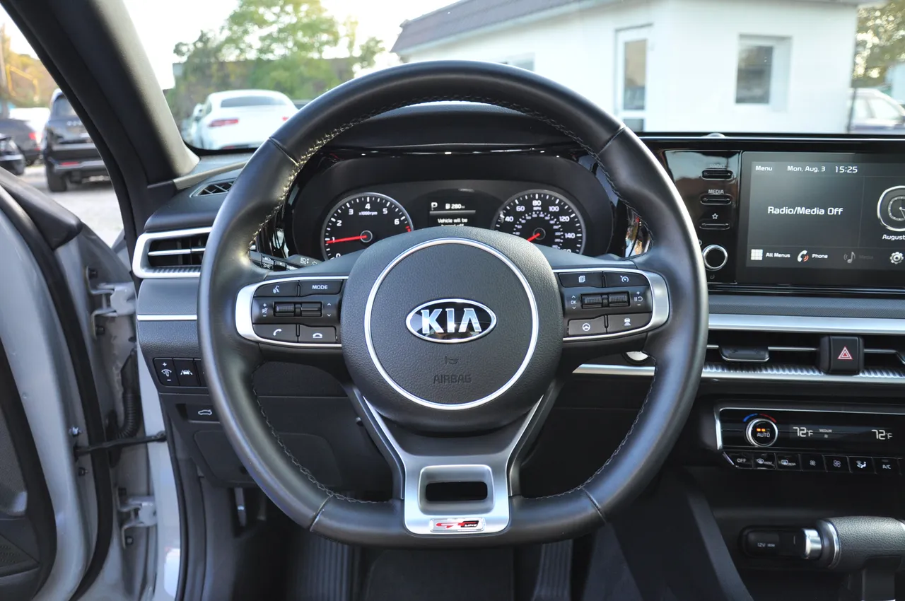 Kia K5 - фото 16