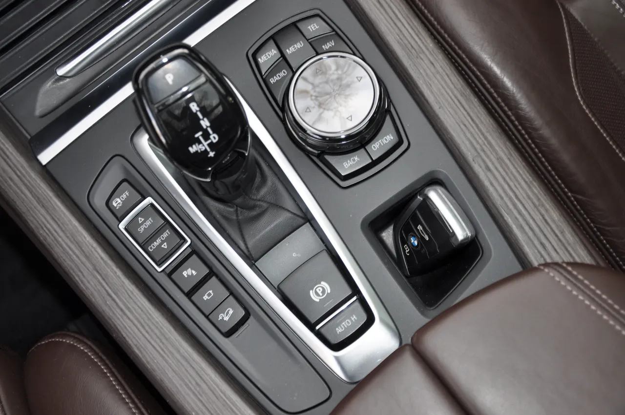 BMW X5 - фото 21