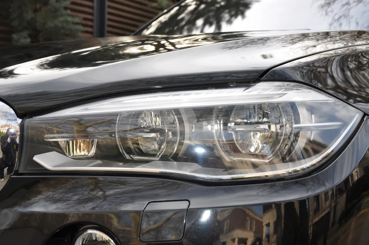 BMW X5 - фото 12