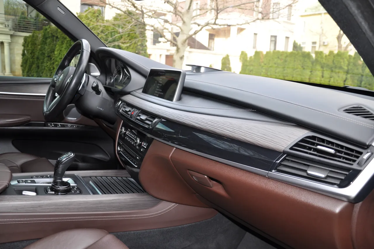 BMW X5 - фото 40