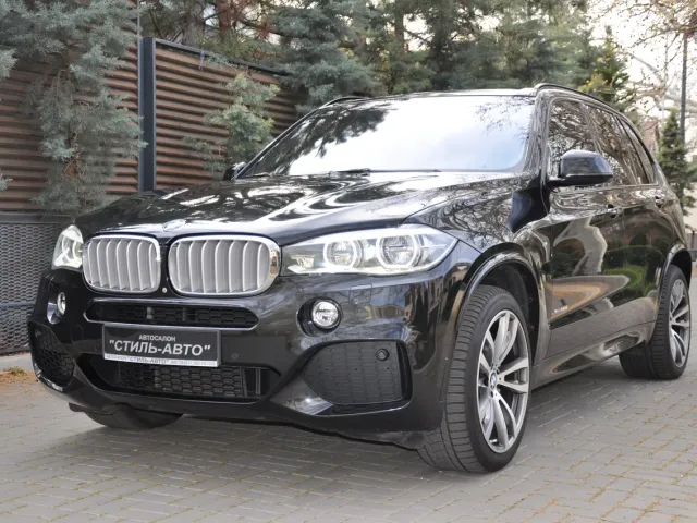 BMW X5 - фото 1