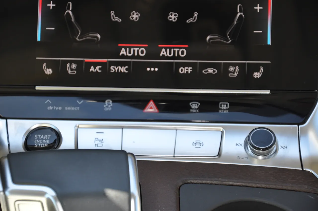 Audi A6 - фото 33