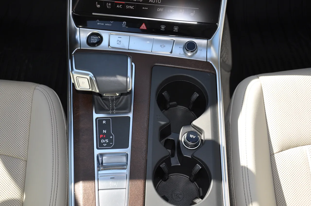 Audi A6 - фото 31