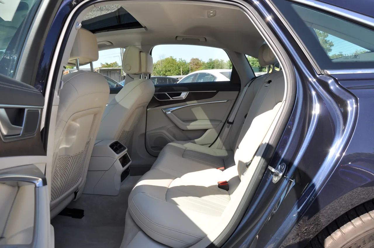 Audi A6 - фото 25