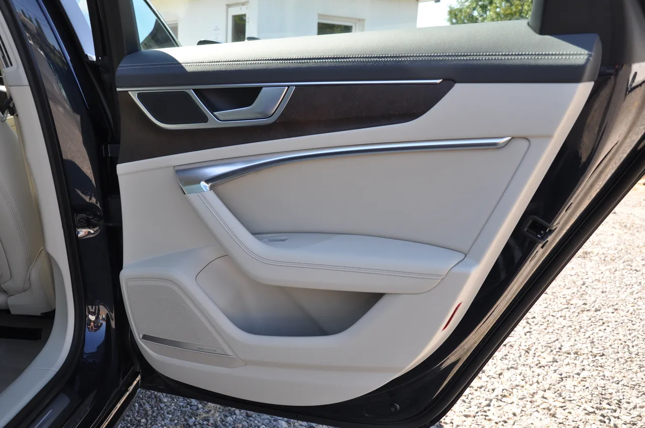 Audi A6 - фото 38