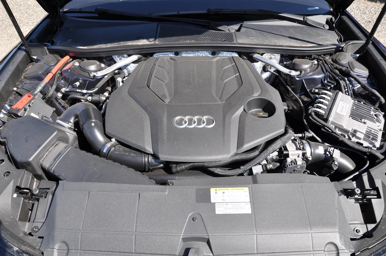 Audi A6 - фото 50