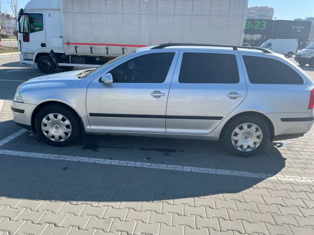 Skoda Octavia - фото 4