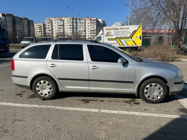 Skoda Octavia - фото 3