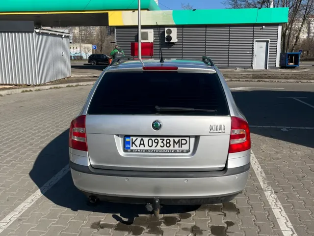 Skoda Octavia - фото 2