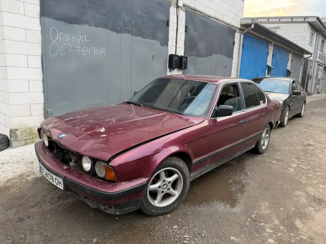 BMW 5 серії - фото 1