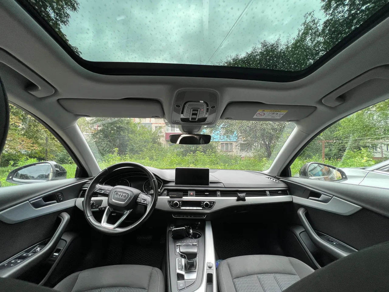 Audi A4 - фото 7