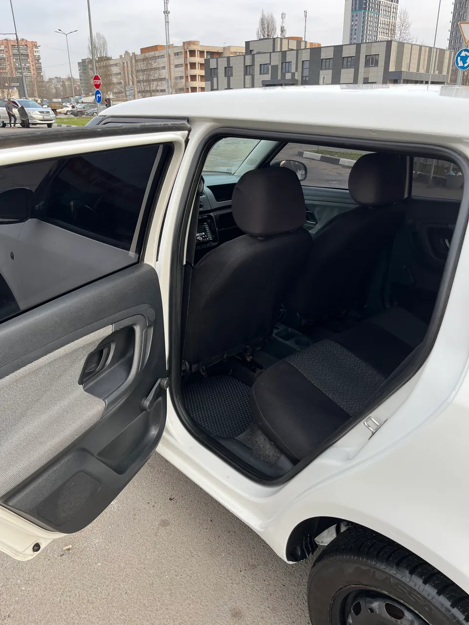 Skoda Fabia - фото 12