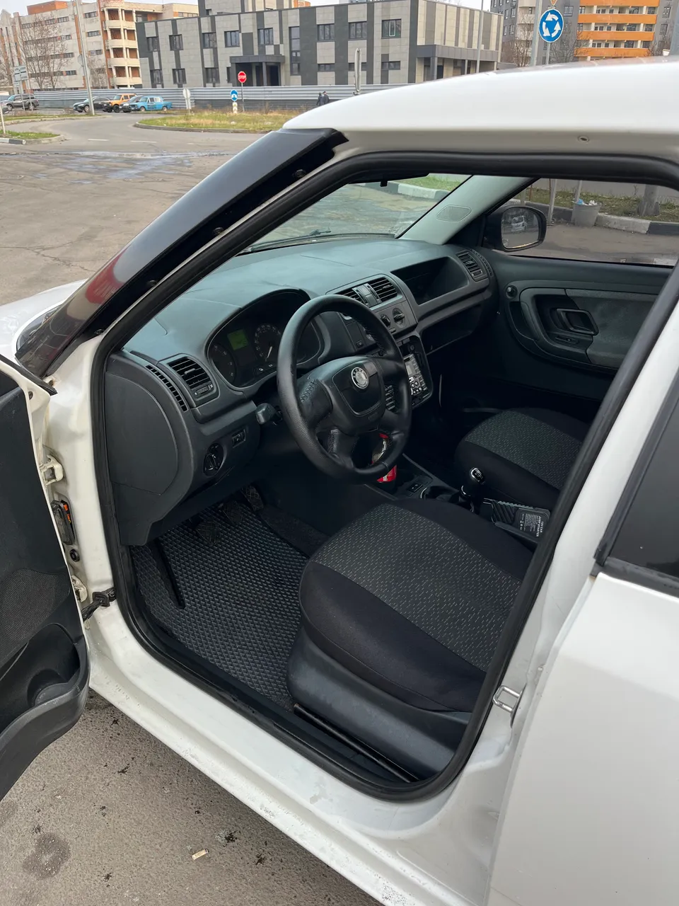 Skoda Fabia - фото 9