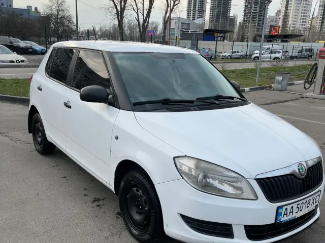 Skoda Fabia - фото 3