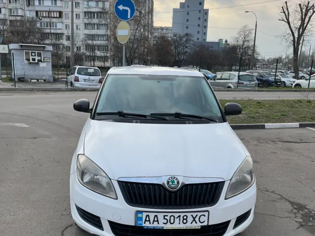 Skoda Fabia - фото 2