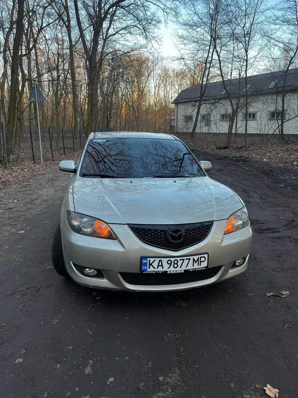 Mazda 3 - фото 1
